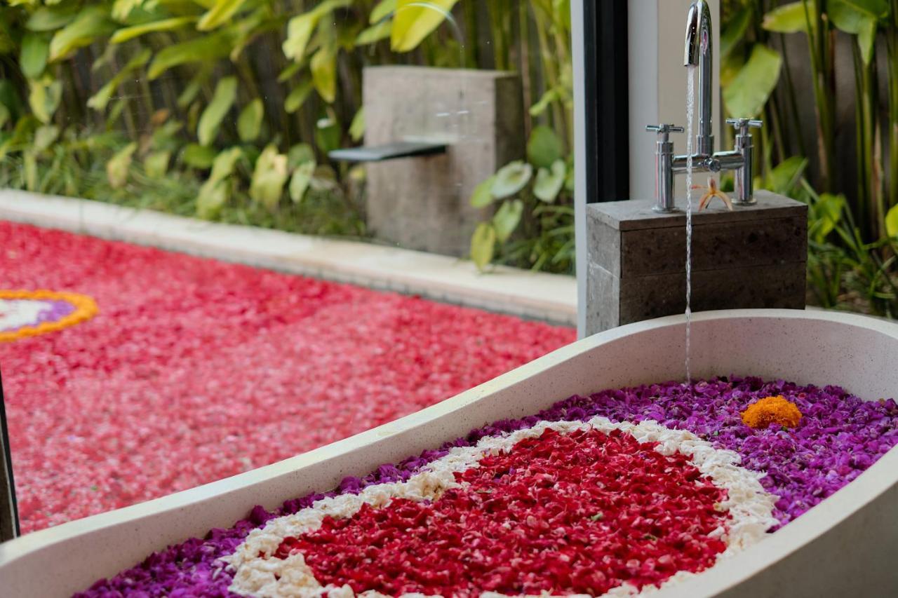 Abhinaya Ubud Villa Exterior photo